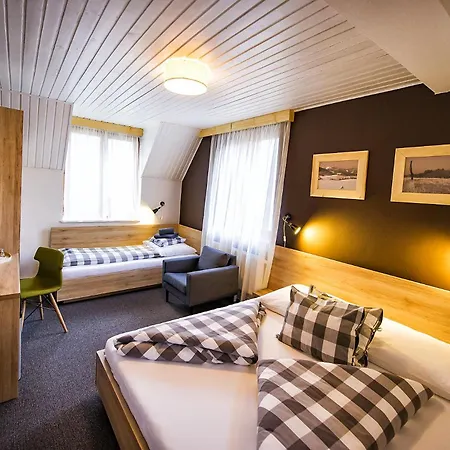 Flores デマノブスカ・ドリーナ