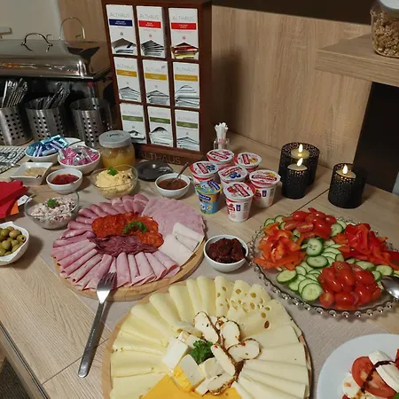 ゲストハウス Flores デマノブスカ・ドリーナ