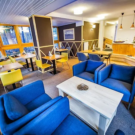 Flores 3* デマノブスカ・ドリーナ