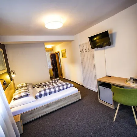 ゲストハウス Flores 3*