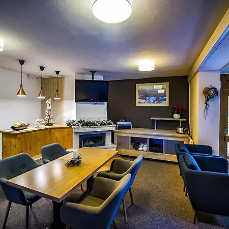 Flores 3* デマノブスカ・ドリーナ