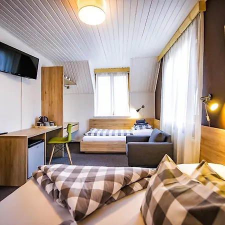 Flores ゲストハウス